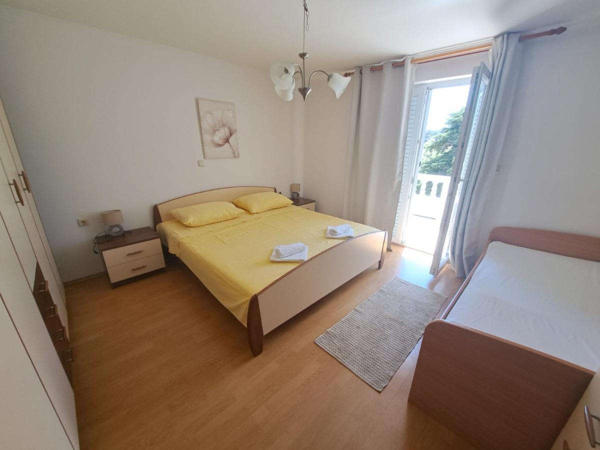 Apartmani Dijana Palit Exterior foto