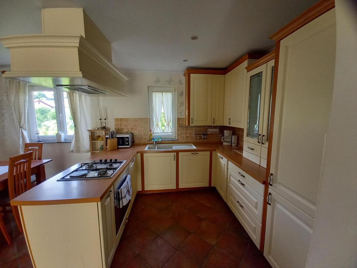 Apartmani Dijana Palit Exterior foto