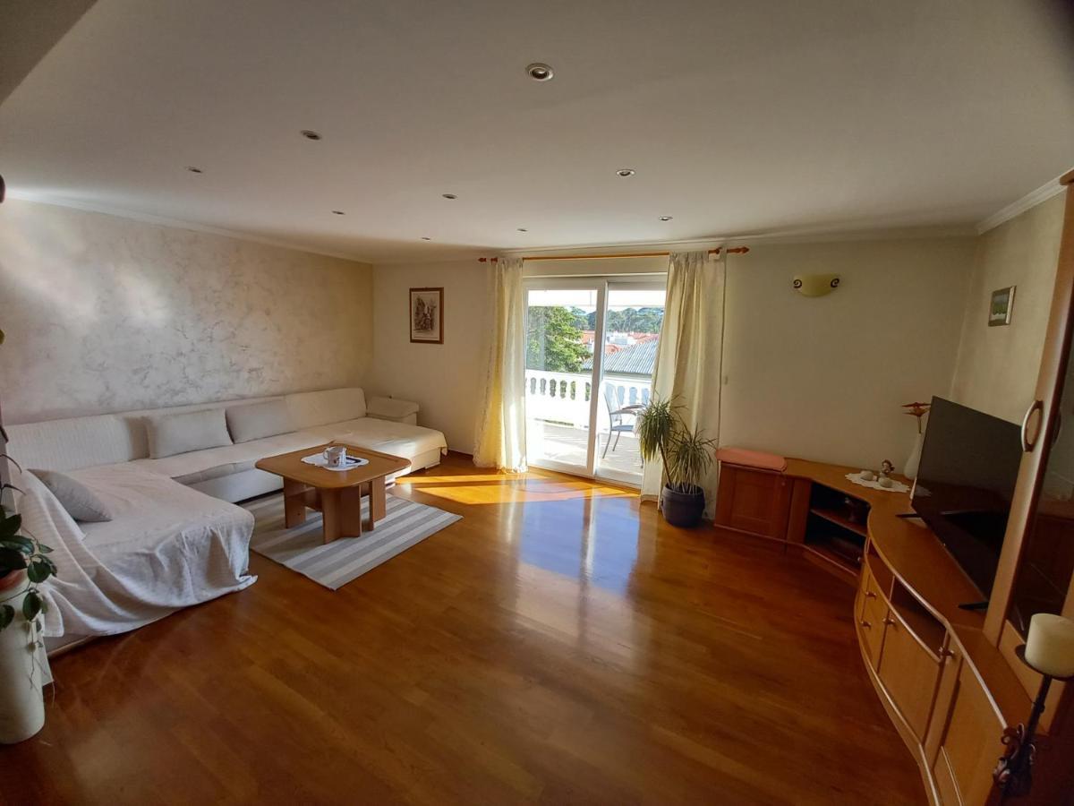Apartmani Dijana Palit Exterior foto